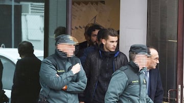 Lucas Hernández leaves court