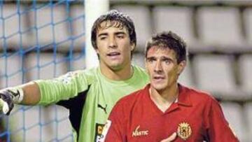 <b>POCA PEGADA. </b>Ni Irurzun ni la delantera del Nàstic tuvo ayer ocasiones claras de marcarle un gol al portero vallisoletano, Sergio.