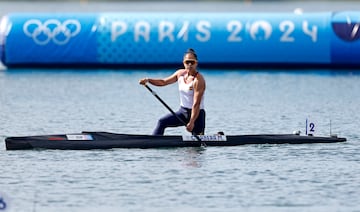 María Corbera también está en semifinales. La española ha quedado segunda en su serie con un tiempo de 47,74 segundos, justo detrás de Katie Vincent (Canadá). Agnes Anna Kiss apretó hasta el final a la española llegando en 48 segundos. 