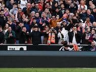 VALENCIA, 01/03/2026.- El centrocampista del Valencia Largie Ramazani celebra su gol conta Osasuna, durante el partido de la jornada 26 de LaLiga entre el Valencia y el Osasuna, este domingo en el estadio de Mestalla en Valencia.-EFE/ Biel Aliño