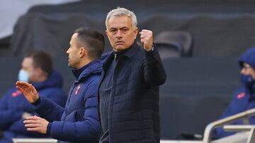El Tottenham lucha por puestos de Europa. De llegar a conseguir el cupo Mourinho seguirá al mando del equipo inglés. El DT pide refuerzos para renovar la plantilla y volver a pelear por Premier la próxima temporada.