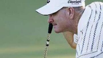 <b>FRYS.COM. </b>Steve Flesch, segundo a un golpe de Bob Tway.