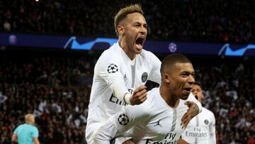 PARIS, FRANCE - NOVEMBER 28: Neymar Jr of Paris Saint-Germain celebrate his goal with Kylian Mbappe during the Group C match of the UEFA Champions League between Paris Saint-Germain (PSG) and Liverpool FC at Parc des Princes on November 28, 2018 in Paris