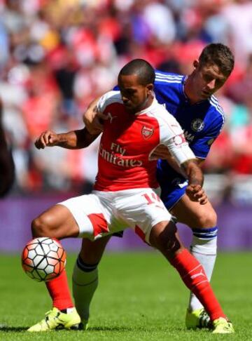 Arsenal se impuso por 1-0 al Chelsea, con gol de Oxlade-Chamberlain; y se quedó con la FA Community Shield por segundo año consecutivo.