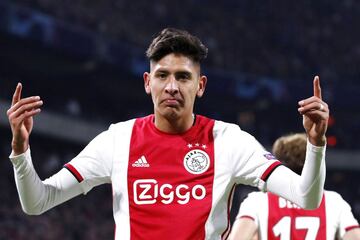 El mexicano marcó su primer gol en la fase de grupos de la UEFA Champions, en el duelo en el que Ajax venció 3 por 0 al Lille.