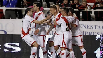 Alegría en el Rayo tras el gol de penalti de Ebert.