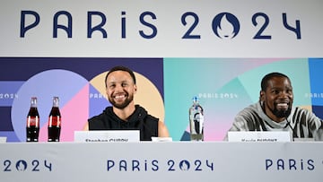 Stephen Curry y Kevin Durant durante una rueda de prensa previa a los Juegos Olímpicos de París.
