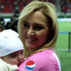 Armando Solís: "Angélica Fuentes nunca ha estado prófuga"