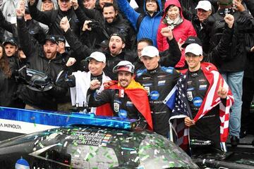 Kobayashi, Alonso, Van der Zande y Taylor, ganadores de las 24H de Daytona con el Cadillac de Wayne Taylor Racing.