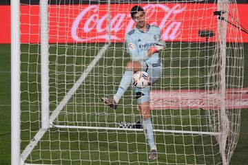 0-2. Joselu marc¨® el segundo gol tras un error de Thibaut Courtois.