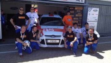 EL EQUIPO AS. Algunos de los diez pilotos de AS en esta prueba posan ayer en el Jarama.