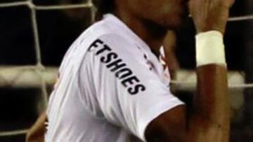 Neymar da el primer triunfo al Santos con un 'hat-trick'