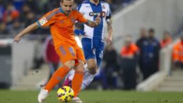 Paco Alcácer solo sufre una contusión en la rodilla derecha