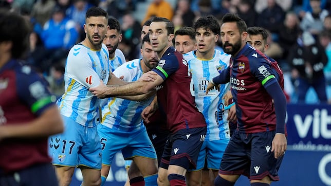 Un Málaga de enfermería o puerta grande