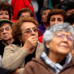 Adultos mayores: qué días y en qué comunas podrán salir los mayores de 75 años