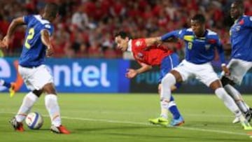Erazo, defendiendo a Ecuador ante Chile.