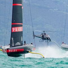 El Luna Rossa suma y sigue ante un Ineos UK Team impotente