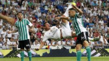 James hizo este golazo al Betis en el comienzo de esta temporada.