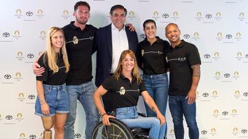 El equipo de deportistas apoyado por Toyota, con Miguel Carsi, presidente y CEO de Toyota.