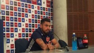 Gonzalo Jara defensor de Universidad de Chile antes del duelo frente a Colo Colo.