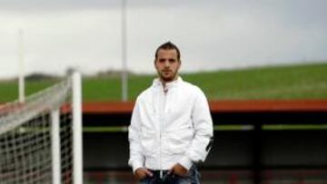 <b>PRACTICANDO. </b>Soldado, ensayando los remates de cabeza, ayer en el entrenamiento del Getafe.