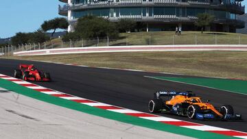 Carlos Sainz (McLaren MCL35) y Charles Leclerc (Ferrari SF1000). Portimao, Portugal. F1 2020. 