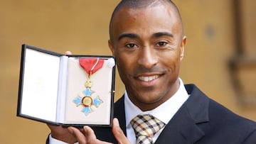 Colin Jackson durante un reconocimiento p&uacute;blico.