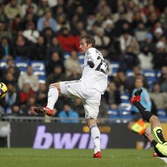 El Real Madrid arrolla de la mano de Van der Vaart