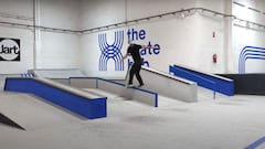 Marcos &Aacute;lvarez patinando el skatepark indoor de The Skate Hub, en L&#039;Hospitalet de Llobregat (Barcelona, Espa&ntilde;a), en noviembre del 2022. 