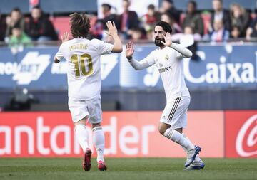 El jugador del Real Madrid, Isco, celebra el 1-1 al Osasuna. 