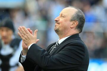 Rafa applauds St. James' Park.