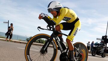 El ciclista colombiano pierde el liderato de la vuelta al Algarve