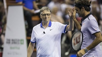 Federer y Bill Gates: Equipo de colosos en partido de dobles