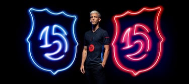 El nuevo fichajes estelar del Barcelona, Dani Olmo, ha sido uno de las imágenes para presentar la equipación.