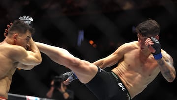 LAS VEGAS, NEVADA - SEPTEMBER 14: (L-R) Manuel Torres of Mexico fights Ignacio Bahamondes of Chile during UFC 306: Riyadh Season Noche at Sphere on September 14, 2024 in Las Vegas, Nevada. Christian Petersen/Getty Images/AFP (Photo by Christian Petersen / GETTY IMAGES NORTH AMERICA / Getty Images via AFP)