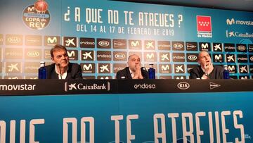 Juan Carlos Sánchez y Pablo Laso, en la rueda posterior al Real Madrid-Barcelona.