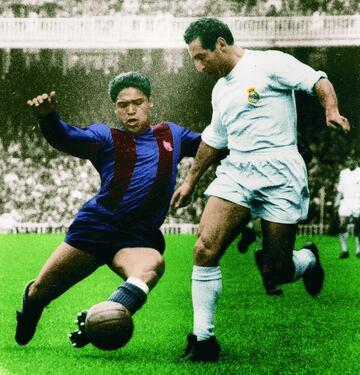 Gento, en un Barça-Real Madrid en el Camp Nou.