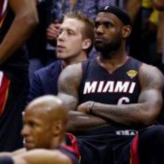 LeBron y su continuidad: "Le daré vueltas durante el verano"