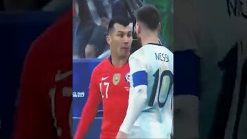 ¡Con Messi! Medel es presentado así en su nuevo equipo