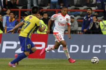 El delantero argentino de la U recibía $15.641.005 en 2015.