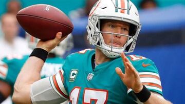 Adam Gase ha dejado Miami y eso podría poner en peligro el puesto de Tannehill, quien tiene como suplente a Brock Osweiler. La llegada de Foles a los Dolphins crearía una gran competencia por la titularidad.