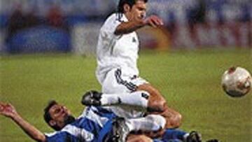 Figo abanderó a este Madrid de casta que vimos en Oporto.