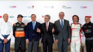 Sergio Pérez y Emerson Fittipaldi estuvieron en la reinauguración del Autódromo Hermanos Rodríguez.