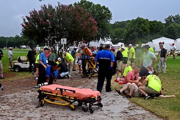Una tormenta eléctrica paró el juego en el East Lake Golf Club de Atlanta, el campo en el que se disputa el Tour Championship, la final de la millonaria FedEx Cup. Un rayo cayó sobre un árbol, que se incendió y provocó que varios espectadores resultaran heridos. Varias ambulancias se dirigieron al lugar del suceso, aunque, según la NBC, no correrían peligro las vidas de ninguno de los afectados. 