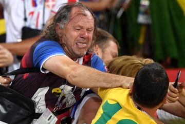 Ugly scenes in the stands during Serbia 0 - 2 Brazil