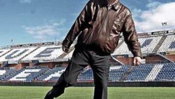 <b>ILUSIONADO. </b>Francisco Mendoza ve muy cerca la permanencia en Primera si el Recre obtiene el triunfo en La Romareda.