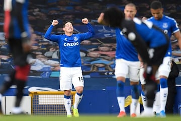 El mediocampista colombiano marcó el primer tanto del Everton en el partido por la fecha 30 de la Premier League ante el Crystal Palace. con este alcanzó los 100 goles a nivel de clubes en Europa.