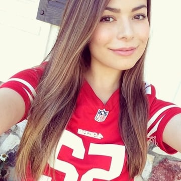 Han sido varias las ocasiones en las que ha sido captada portando el jersey de los 49ers con orgullo.