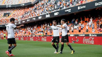 Guedes, Gayà y Carlos Soler.