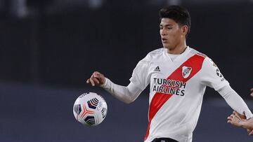 Rafael Santos Borré y Jorge Carrascal avanzan a octavos de final de Copa Libertadores con River Plate.